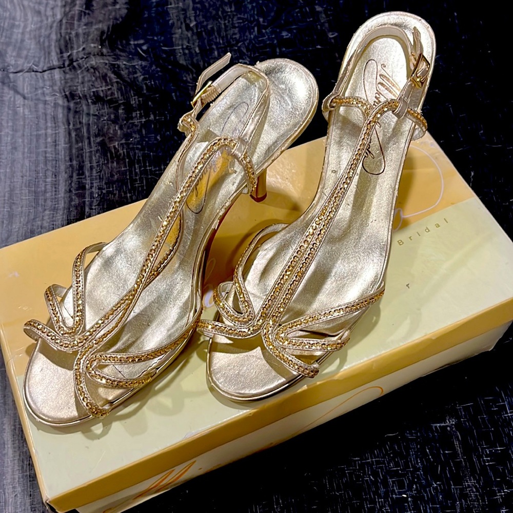 Dazzling Gold Heals
